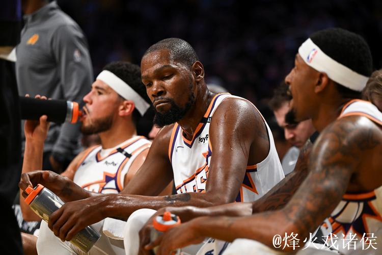 杜兰特布克联手轰71分，新援贡献21+11，太阳击败活塞