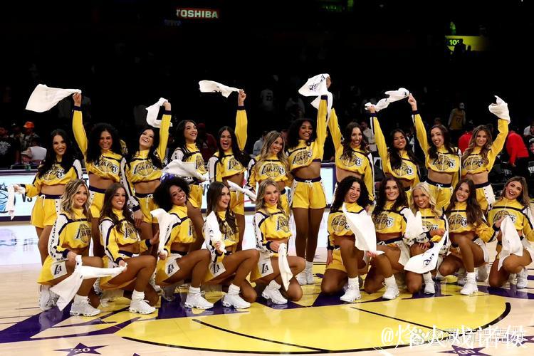 詹姆斯缺阵浓眉30+11 湖人大胜开拓者止3连败